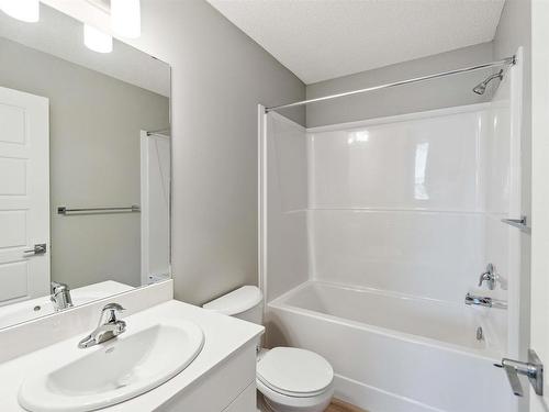 6256 175 Avenue, Edmonton, AB - Indoor Photo Showing Bathroom