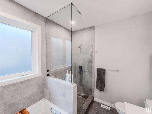 10530 80 Street, Edmonton, AB - Indoor Photo Showing Bathroom