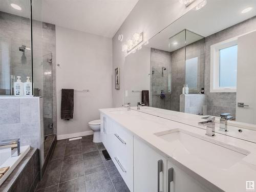 10530 80 Street, Edmonton, AB - Indoor Photo Showing Bathroom