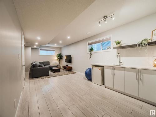 10530 80 Street, Edmonton, AB - Indoor