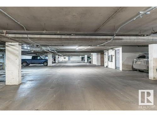 303 5316 118 Avenue, Edmonton, AB - Indoor Photo Showing Garage