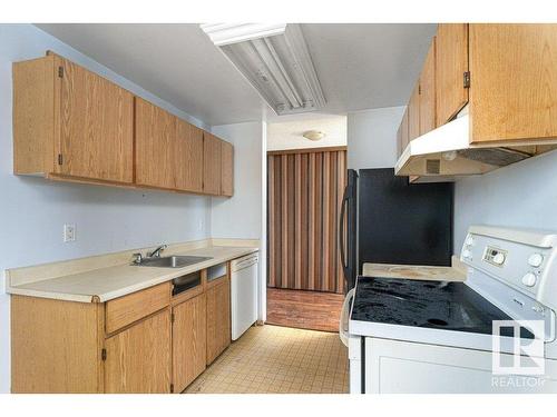 303 5316 118 Avenue, Edmonton, AB - Indoor Photo Showing Kitchen