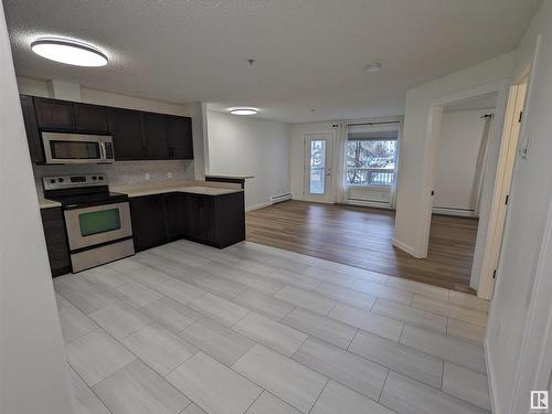 6129 7331 South Terwillegar Drive Nw, Edmonton, AB - Indoor Photo Showing Kitchen