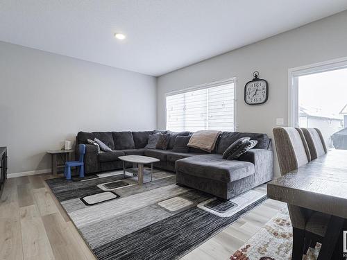 5357 Lark Landing Landing, Edmonton, AB - Indoor Photo Showing Living Room