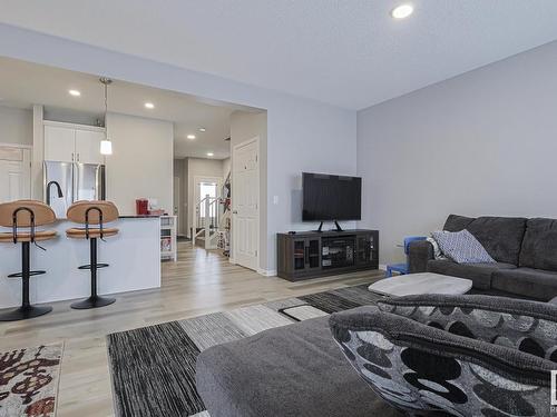 5357 Lark Landing Landing, Edmonton, AB - Indoor Photo Showing Living Room