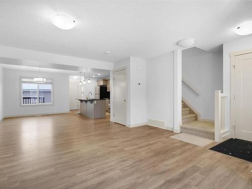 681 Allard Boulevard, Edmonton, AB - Indoor Photo Showing Living Room