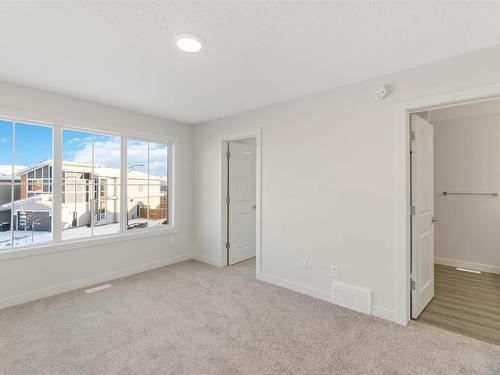 1647 16 Avenue, Edmonton, AB - Indoor Photo Showing Other Room