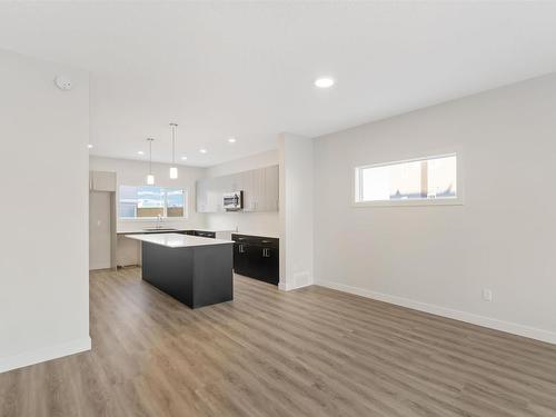 1647 16 Avenue, Edmonton, AB - Indoor Photo Showing Kitchen