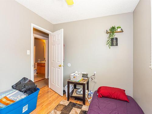 9133 166 Avenue, Edmonton, AB - Indoor Photo Showing Bedroom