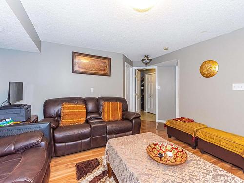 9133 166 Avenue, Edmonton, AB - Indoor Photo Showing Living Room