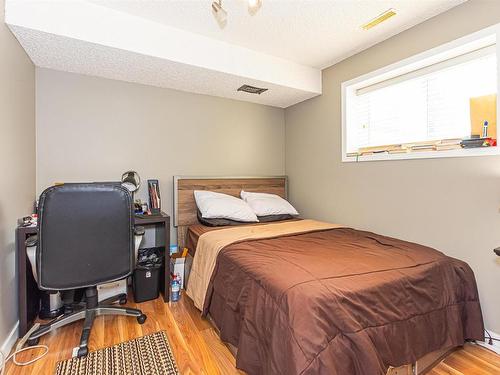 9133 166 Avenue, Edmonton, AB - Indoor Photo Showing Bedroom