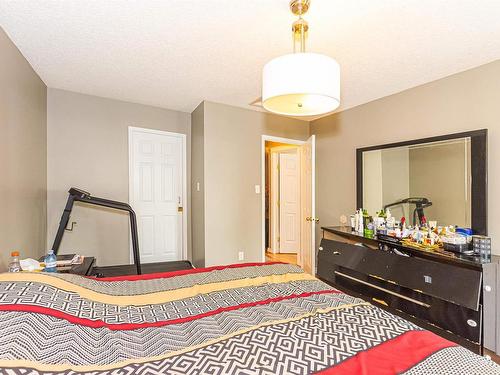 9133 166 Avenue, Edmonton, AB - Indoor Photo Showing Bedroom