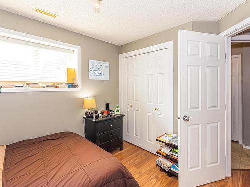 9133 166 Avenue, Edmonton, AB - Indoor Photo Showing Bedroom