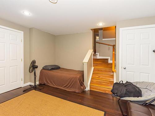 9133 166 Avenue, Edmonton, AB - Indoor Photo Showing Bedroom