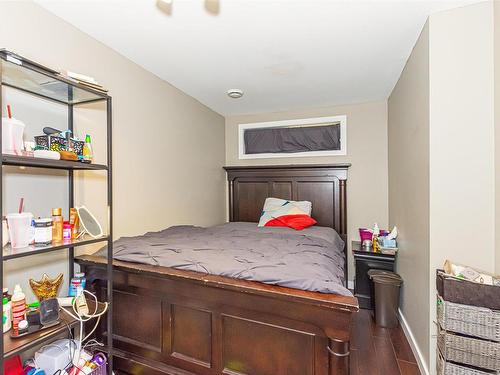 9133 166 Avenue, Edmonton, AB - Indoor Photo Showing Bedroom