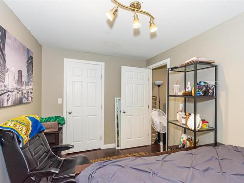 9133 166 Avenue, Edmonton, AB - Indoor Photo Showing Bedroom