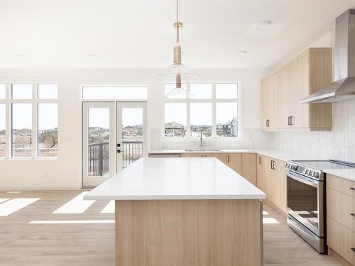 5729 Kootook Way, Edmonton, AB - Indoor Photo Showing Kitchen With Upgraded Kitchen