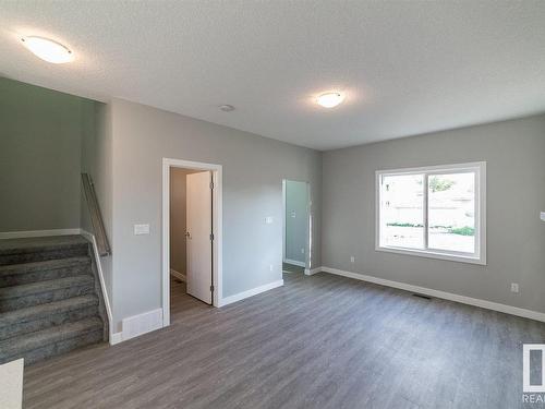 9859 73 Avenue, Edmonton, AB - Indoor Photo Showing Other Room