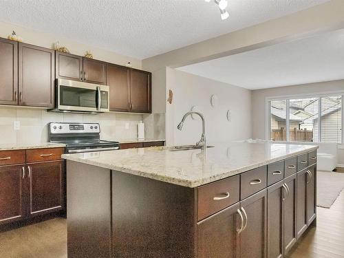 21916 90 Avenue, Edmonton, AB - Indoor Photo Showing Kitchen