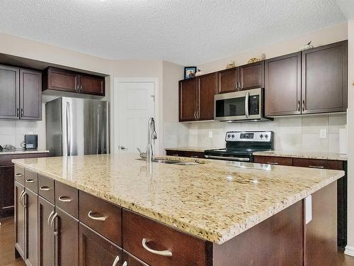 21916 90 Avenue, Edmonton, AB - Indoor Photo Showing Kitchen With Upgraded Kitchen