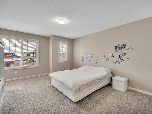 21916 90 Avenue, Edmonton, AB - Indoor Photo Showing Bedroom