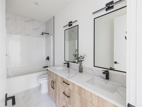 9350 73 Avenue, Edmonton, AB - Indoor Photo Showing Bathroom