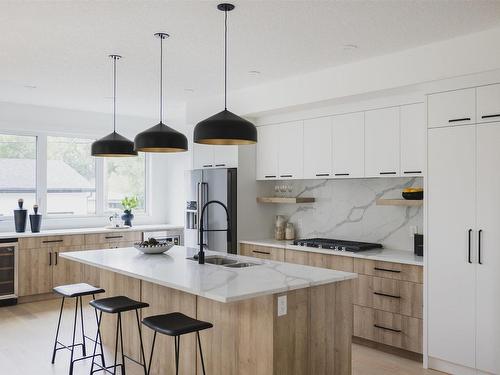 9350 73 Avenue, Edmonton, AB - Indoor Photo Showing Kitchen With Upgraded Kitchen