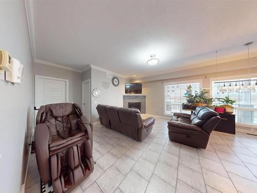 118 7293 South Terwillegar Drive Nw, Edmonton, AB - Indoor Photo Showing Living Room