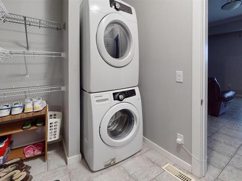 118 7293 South Terwillegar Drive Nw, Edmonton, AB - Indoor Photo Showing Laundry Room