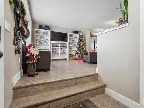 184 Southfork Drive, Leduc, AB - Indoor Photo Showing Other Room