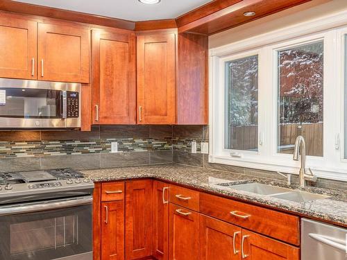 579 Wahstao Road, Edmonton, AB - Indoor Photo Showing Kitchen With Double Sink