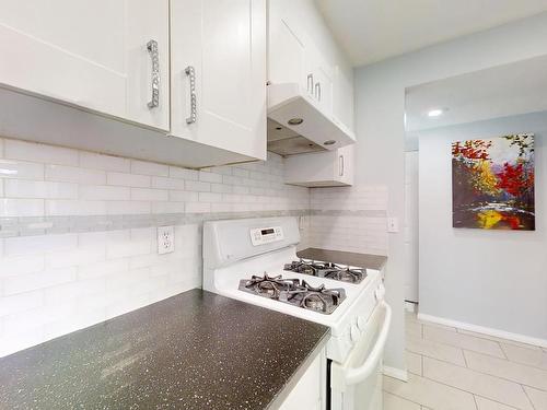 5642 19A Avenue, Edmonton, AB - Indoor Photo Showing Kitchen