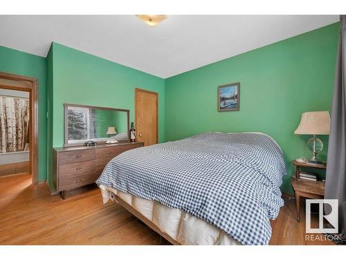 85 52061 Rge Road 215, Rural Strathcona County, AB - Indoor Photo Showing Bedroom