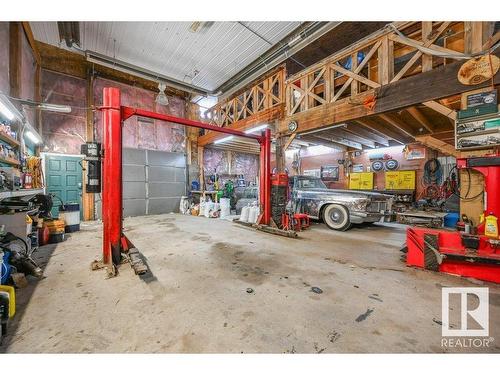 85 52061 Rge Road 215, Rural Strathcona County, AB - Indoor Photo Showing Garage