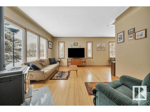 85 52061 Rge Road 215, Rural Strathcona County, AB - Indoor Photo Showing Living Room