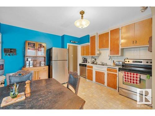 85 52061 Rge Road 215, Rural Strathcona County, AB - Indoor Photo Showing Kitchen