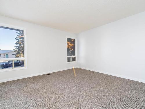 5611 40 Avenue, Edmonton, AB - Indoor Photo Showing Other Room