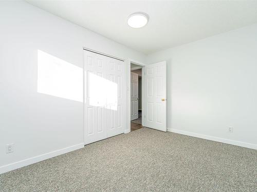 5611 40 Avenue, Edmonton, AB - Indoor Photo Showing Other Room