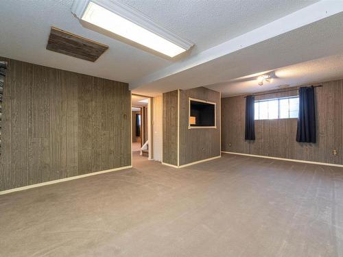 5611 40 Avenue, Edmonton, AB - Indoor Photo Showing Other Room