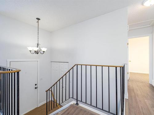 5611 40 Avenue, Edmonton, AB - Indoor Photo Showing Other Room