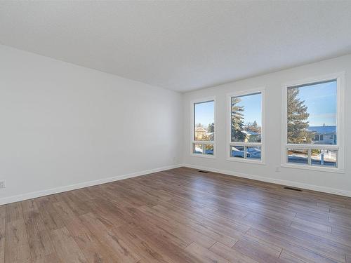 5611 40 Avenue, Edmonton, AB - Indoor Photo Showing Other Room