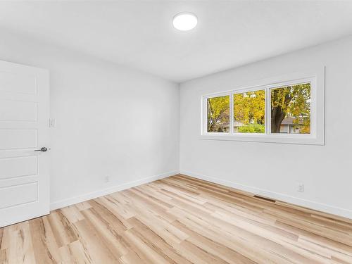 6515 98A Street, Edmonton, AB - Indoor Photo Showing Other Room