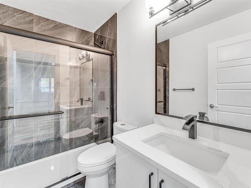 6515 98A Street, Edmonton, AB - Indoor Photo Showing Bathroom