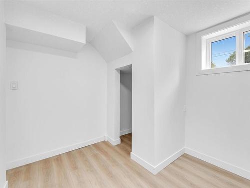 6515 98A Street, Edmonton, AB - Indoor Photo Showing Other Room