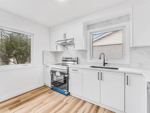 6515 98A Street, Edmonton, AB - Indoor Photo Showing Kitchen