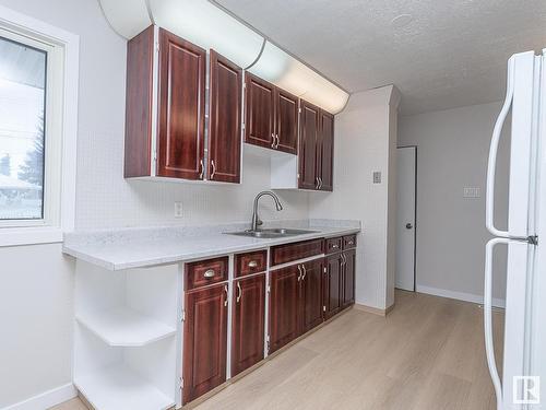 15742 107A Avenue, Edmonton, AB - Indoor Photo Showing Kitchen