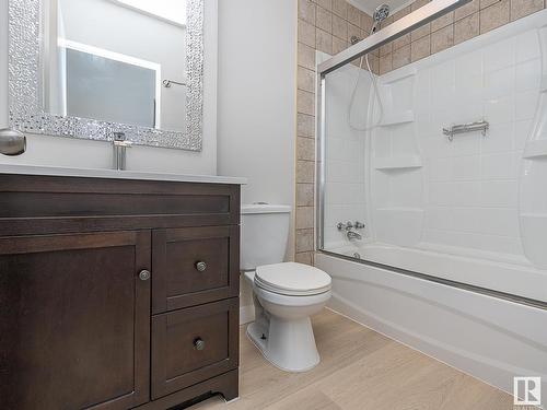 15742 107A Avenue, Edmonton, AB - Indoor Photo Showing Bathroom