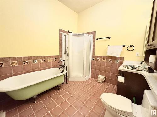 4924 50 Street, Holden, AB - Indoor Photo Showing Bathroom