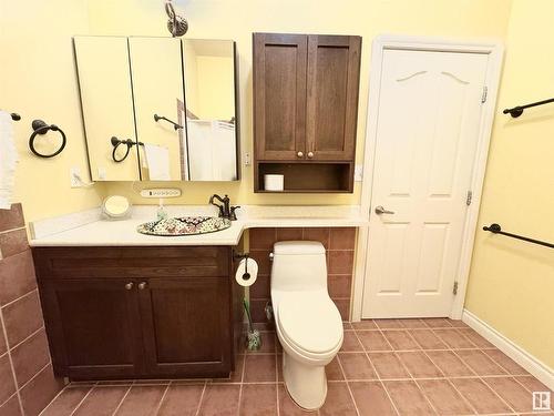 4924 50 Street, Holden, AB - Indoor Photo Showing Bathroom