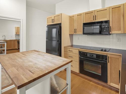 422 10407 122 Street, Edmonton, AB - Indoor Photo Showing Kitchen